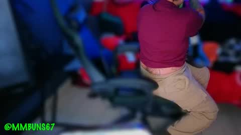 Mia online show from 12-01-25, 03:33