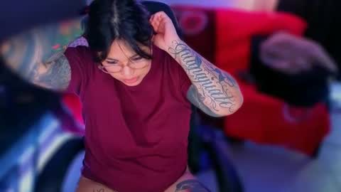 Mia online show from 12-03-25, 03:14