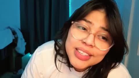 Mia online show from 01-11-26, 02:05
