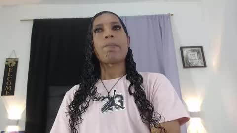 Snapshot of miacoock chatting on 11-10-25, 01:10 MiaCoock online show from 11-10-25, 01:10