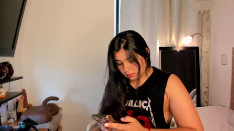 Snapshot of miadanielss chatting on 02-06-25, 09:06 IG Yojanagomez online show from 02-06-25, 09:06