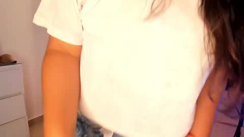 Snapshot of miadanielss chatting on 11-22-25, 05:34 IG Yojanagomez online show from 11-22-25, 05:34