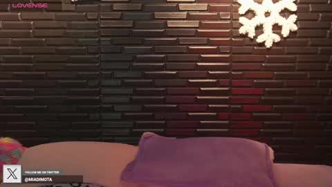 Snapshot of miadimota chatting on 12-04-24, 04:10 Mia online show from 12-04-24, 04:10