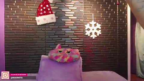 Snapshot of miadimota chatting on 12-07-24, 04:31 Mia online show from 12-07-24, 04:31