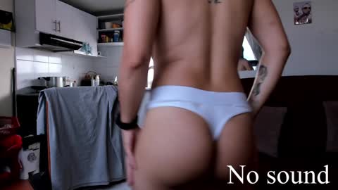 Snapshot of miadimota chatting on 01-16-25, 07:31 Mia online show from 01-16-25, 07:31