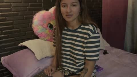 Snapshot of miadimota chatting on 01-26-25, 07:53 Mia online show from 01-26-25, 07:53