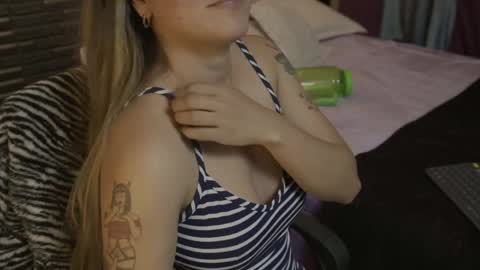 Snapshot of miadimota chatting on 01-27-25, 06:41 Mia online show from 01-27-25, 06:41