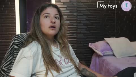 Snapshot of miadimota chatting on 02-14-25, 02:50 Mia online show from 02-14-25, 02:50