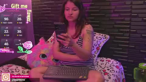 Snapshot of miadimota chatting on 09-27-25, 05:34 Mia online show from 09-27-25, 05:34