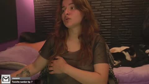 Mia online show from 11-30-25, 06:28