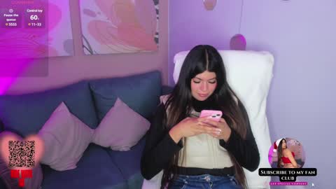 Snapshot of miadlucca chatting on 01-22-25, 02:04 Mia online show from 01-22-25, 02:04