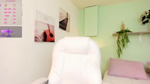 Call me Mia online show from 04-24-26, 09:06