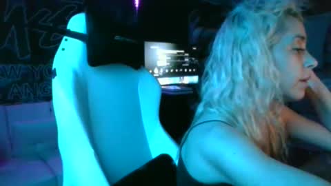 miaellababy online show from 09-24-25, 06:39