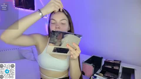 Snapshot of miafiora chatting on 06-02-26, 02:35 Mia online show from 06-02-26, 02:35