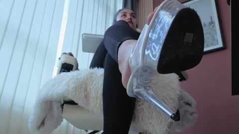 Mia Carter  Schedule 800 - 1430 gtm-5 online show from 10-13-25, 04:07