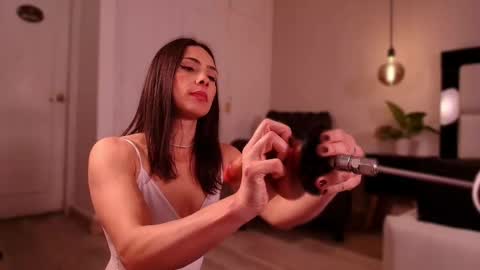 Mia online show from 03-29-26, 11:10