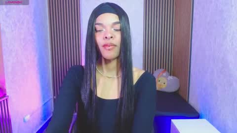 Mia online show from 11-03-25, 03:08