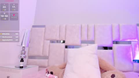 Snapshot of miagiorgia chatting on 01-10-25, 09:10 Mia  online show from 01-10-25, 09:10
