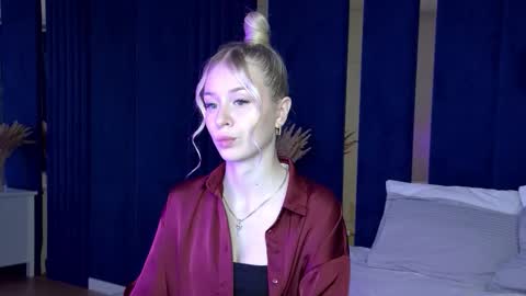 Mia online show from 10-01-25, 05:41