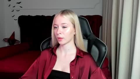 Mia online show from 10-27-25, 06:45