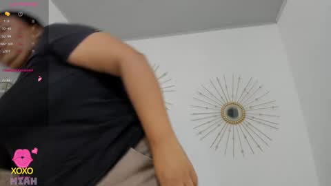 Miah Collins online show from 12-22-25, 07:33