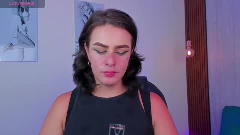 Mia Connor online show from 10-27-25, 07:40