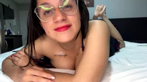 Snapshot of miahale chatting on 12-21-24, 03:25 Ms Mia Owner Of Your Mind online show from 12-21-24, 03:25