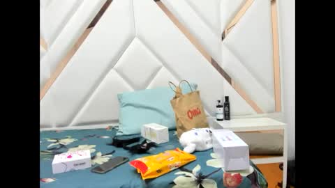 Snapshot of miaharper2 chatting on 02-18-26, 03:24 Mia Harper online show from 02-18-26, 03:24