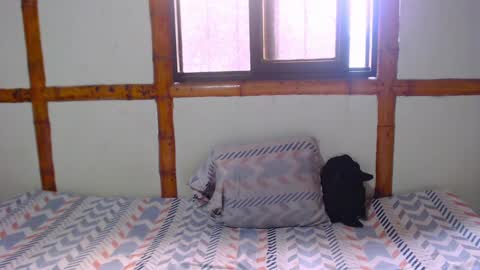 Snapshot of miahells chatting on 09-24-25, 06:33 Mia Sam online show from 09-24-25, 06:33