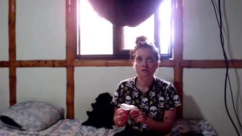 Mia  Sam online show from 12-18-25, 06:58