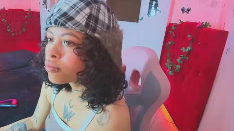 Snapshot of miahernadez303av chatting on 09-11-25, 02:11 MIA VELEZ online show from 09-11-25, 02:11