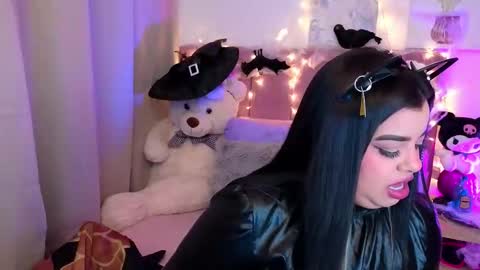 Snapshot of miahjoness chatting on 10-31-25, 02:12 Miah Joness online show from 10-31-25, 02:12