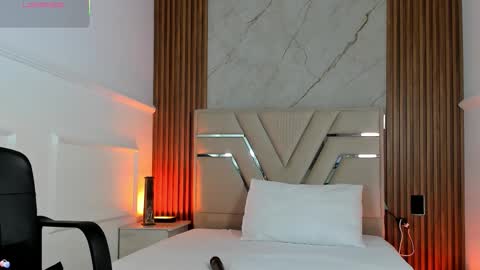 Snapshot of miahsens chatting on 11-22-25, 03:27 Miah Sens online show from 11-22-25, 03:27