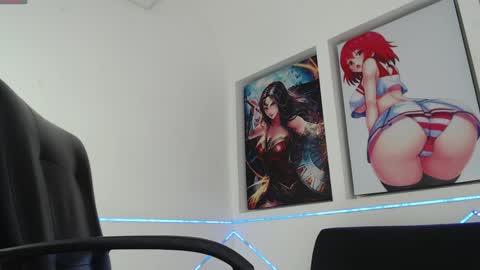 Mia online show from 05-14-26, 07:09