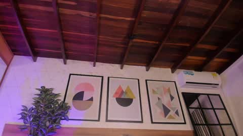 Mia  online show from 04-11-26, 07:45