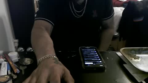 Snapshot of miaking chatting on 11-18-25, 02:39 Mark online show from 11-18-25, 02:39