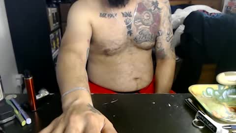 Snapshot of miaking chatting on 12-14-25, 12:10 Mark online show from 12-14-25, 12:10