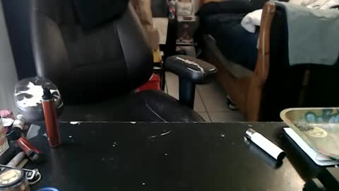 Snapshot of miaking chatting on 01-15-26, 06:44 Mark online show from 01-15-26, 06:44