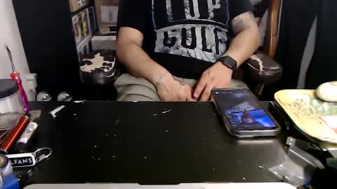 Snapshot of miaking chatting on 02-16-26, 09:27 Mark online show from 02-16-26, 09:27