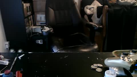 Snapshot of miaking chatting on 03-03-26, 12:55 Mark online show from 03-03-26, 12:55