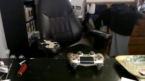 Snapshot of miaking chatting on 03-04-26, 04:40 Mark online show from 03-04-26, 04:40