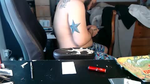 Snapshot of miaking chatting on 03-04-26, 06:03 Mark online show from 03-04-26, 06:03