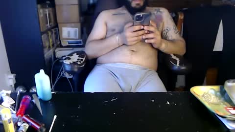 Snapshot of miaking chatting on 03-12-26, 12:44 Mark online show from 03-12-26, 12:44