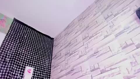 miakirshner_ online show from 02-03-25, 08:57