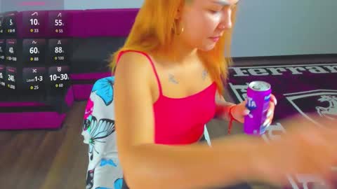 Snapshot of miakittyy chatting on 11-20-25, 01:17 Mia Kittyy online show from 11-20-25, 01:17