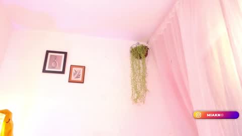 Mia online show from 01-31-25, 12:07