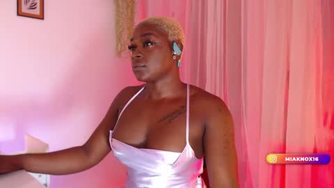 Mia online show from 02-03-25, 09:08