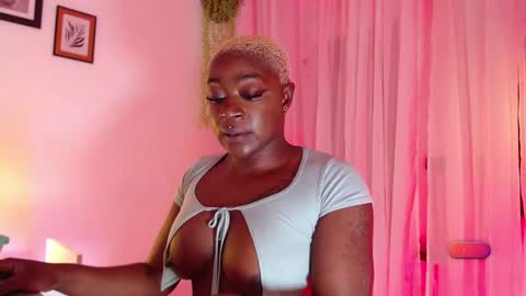 Mia online show from 02-05-25, 09:25