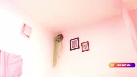 Mia online show from 02-24-25, 12:05