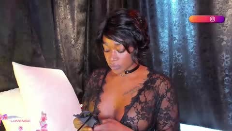 Mia online show from 10-14-25, 12:00